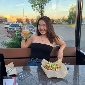 Meet your Posher, Alexis